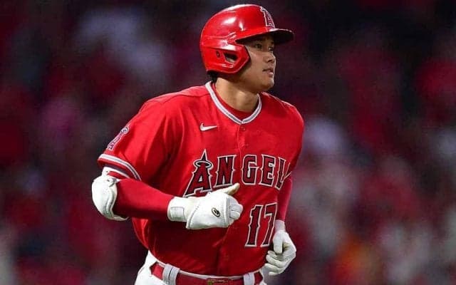 大谷翔平の本塁打に大喜びした1人の少女　中継に一瞬映って「可愛いチア」と話題に【6月の二刀流】