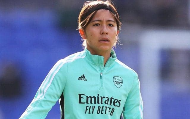 「サイコーな笑顔」岩渕真奈がアディダスショップへ、W杯歴代試合球とともに「思い出のボールはどれですか？」