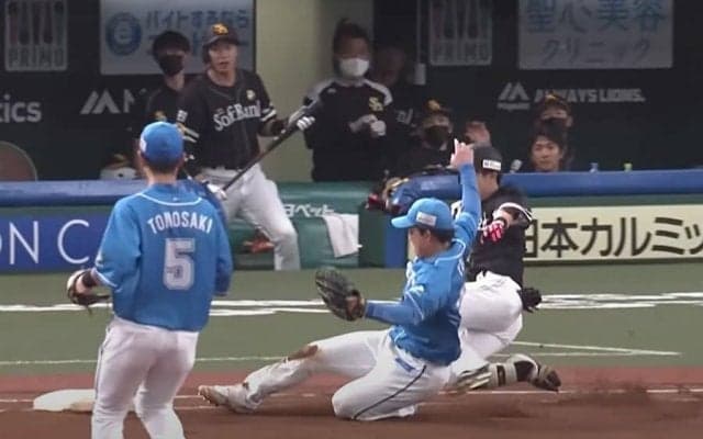 韋駄天・周東を「足で征圧する投手」　大惨事回避した「起こってしまった接触」