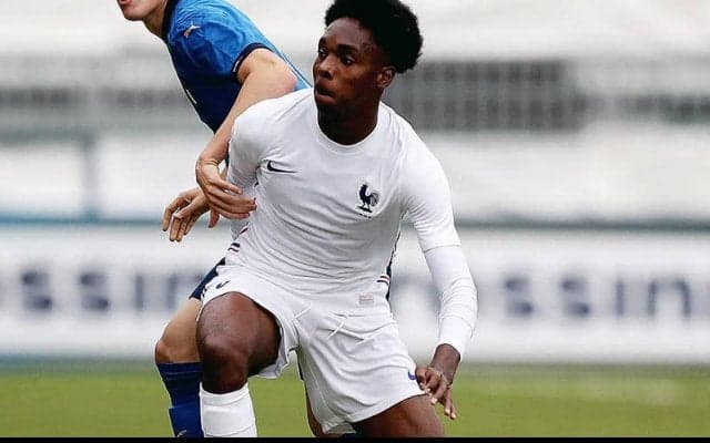 バイエルンがレンヌ逸材にオファー掲示か？　カマヴィンガの最年少出場記録更新の17歳FW