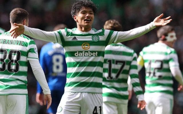 「かわいくてかっこいい」セルティック旗手の“新ユニ”告知写真が反響「ポーズがパリピみたい...??」