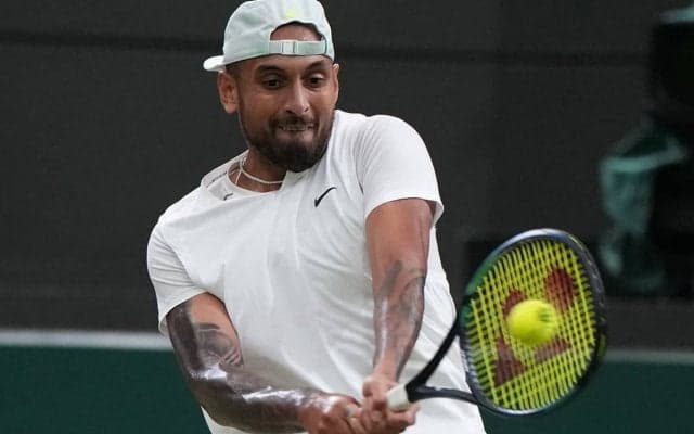 キリオスが8年ぶり8強! 右肩痛を押してプレーし、フルセットの激闘を制す「今夜は必ず一杯のワインを飲むよ(笑)」[ウィンブルドン]