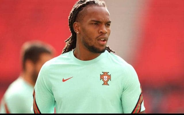 PSGとの争奪戦も、ミランはレナト・サンチェス獲得を諦めず