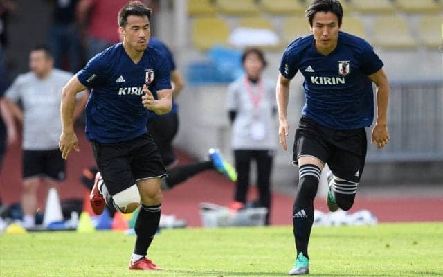 「サッカーへの情熱半端ないね！」欧州で戦い続ける長谷部と岡崎が“私服で2ショット”「刺激もらいました！」