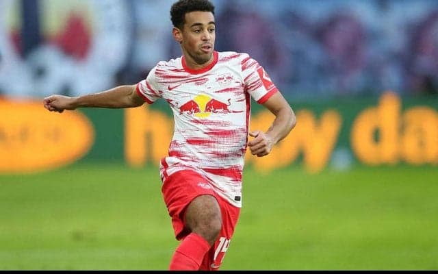 積極補強のリーズが今夏5人目の補強! ライプツィヒMFアダムスを完全移籍で獲得