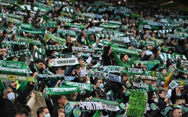 守田英正加入！スポルティングの新ユニフォームは昨季と色を反転させただけ？ほぼ変わらないデザインに