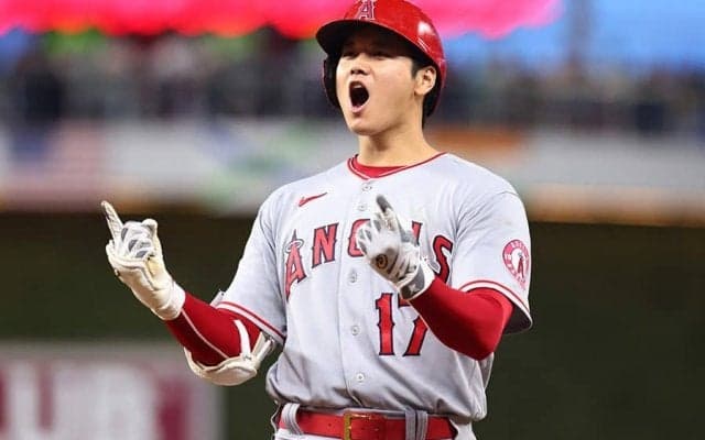 【MLB】大谷翔平、5回満塁機で勝ち越し2点打　会心のガッツポーズ…28歳初安打で自ら援護
