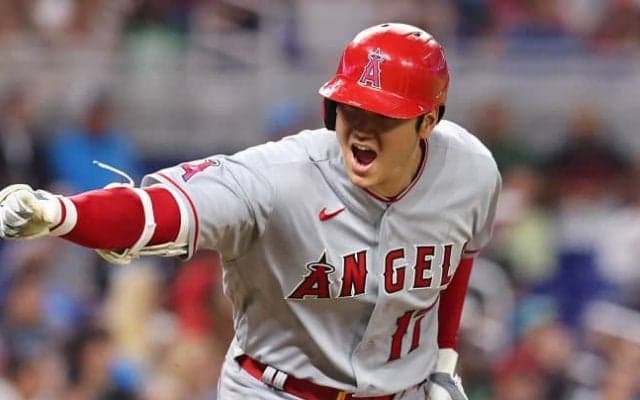 「過去15年で最高の選手だ！」大谷翔平、”10奪三振＆２打点＆盗塁”の新たな歴史をつくる大活躍に現地大興奮！