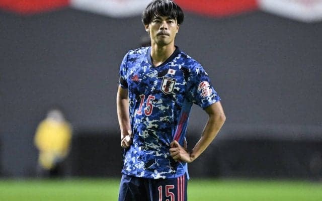 三笘薫「結婚指輪してるーー！！」「キタァァアアア」ブライトンのユニフォーム姿にファン歓喜！ プレミア挑戦を前に「プレーする準備はできている」