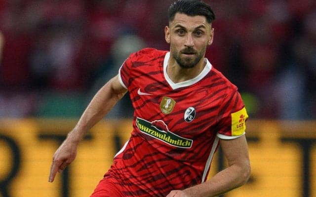 堂安加入のフライブルクが左WGの主軸グリフォと契約延長