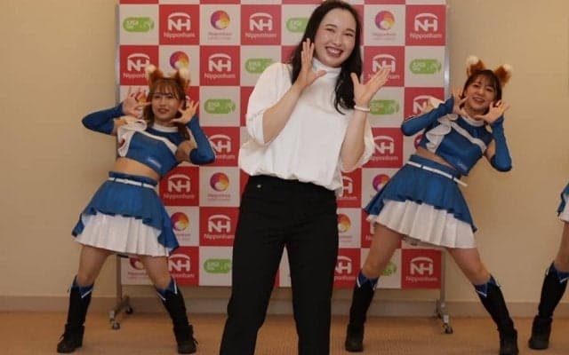 話題のきつねダンス踊った女子ゴルフ3人　「恥ずかしそうで可愛い」と公開動画に大反響