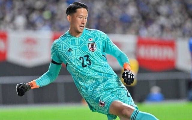 日本代表GKシュミット・ダニエルが「上手い」とJリーグのFKに思わずうなる！「魔法の右足」と絶賛された衝撃の直接弾！