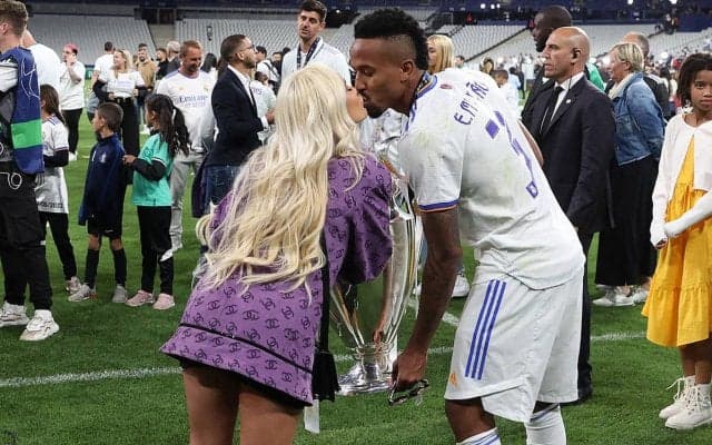 レアルDFが妊娠9カ月の彼女と破局…彼女が破局報告「愛の関係がうまくいかないことがわかった」