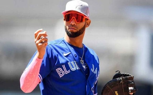 【MLB】好守のはずが…HRを“アシスト”　球場騒然の珍プレーに「こんなの見たの初めて」