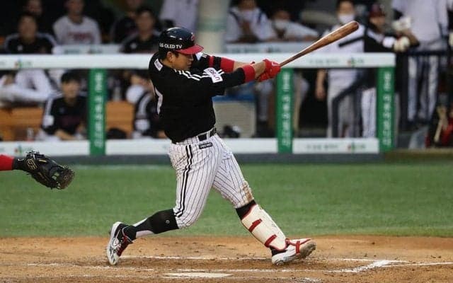 「見たことない」「一体どうやって」　韓国プロ野球で生まれた奇跡の本塁打に米衝撃