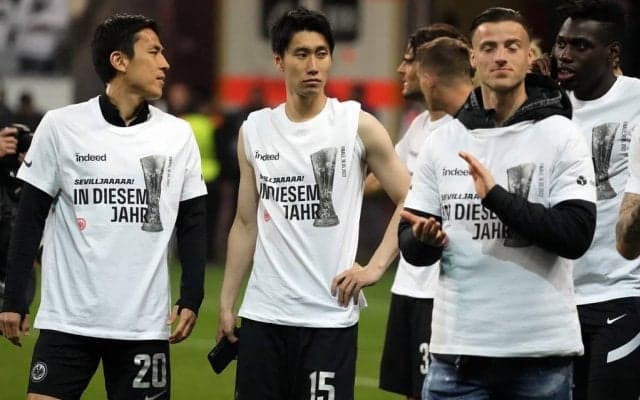 鎌田大地と長谷部誠の仲良すぎ2ショット画像が｢最高!!!｣と話題に！ フランクフルトが投稿した 本日の｢カマ＆マコショット｣