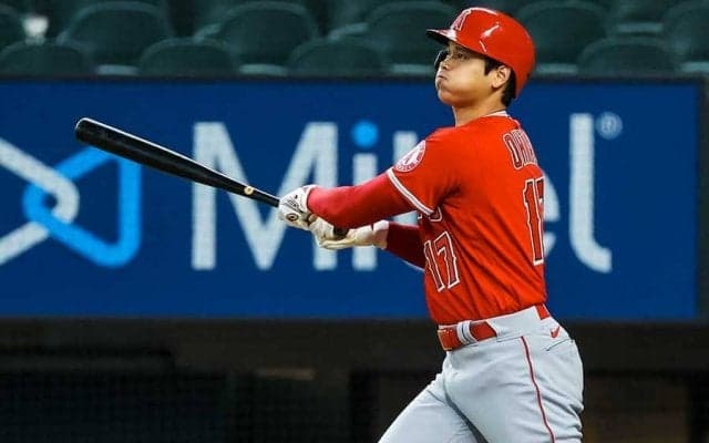 大谷翔平が19号ソロ！　“幻弾”から正真正銘の一撃に米記者興奮「バトルに勝利した」