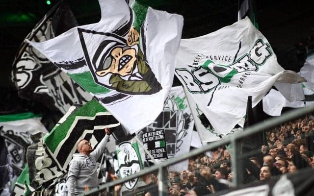 板倉滉も似合っている！ボルシアMGの3rdユニはブラックを基調としたクールなデザインに