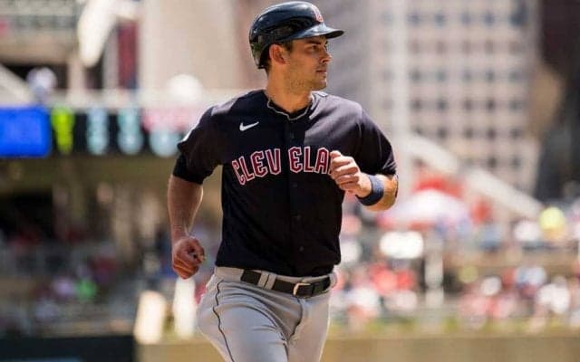 【MLB】外野手も仰天「ボールが止まった」　マジックのような“奇跡の瞬間”が「奇妙だ」