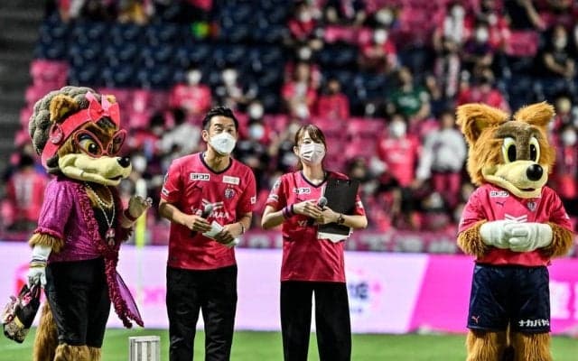 「やべーめちゃ可愛い」「これはカワイイ」C大阪がJリーグ版キツネダンス披露で話題！ 「ファイターズガール」「セレッソガール」「池田愛恵里」が夢の共演