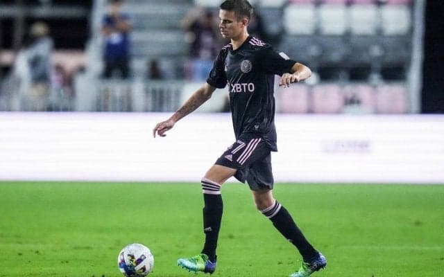 父も「とても誇りに思う」と大喜び ベッカム次男が父親のクラブでの初ゴールをFKで決める！