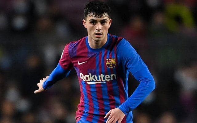 嘘だろ!?バルセロナMFペドリの“驚愕バルクアップ”にファティも驚き隠せず