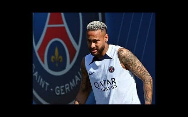 来日直前のPSGで深刻な問題。ネイマールは非難の的で移籍話が再燃、正念場を迎えた