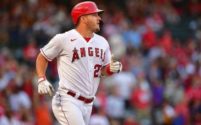 【MLB】負傷交代トラウト「昨夜より断然いい」　痛めた背中は順調回復、代打待機へ