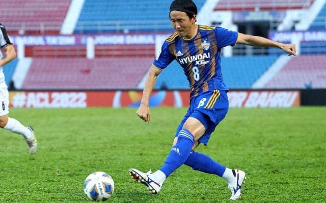 完璧過ぎる直接FK！ 天野純の左足がトッテナム相手に火を吹く、ゴール後には謎ダンスも