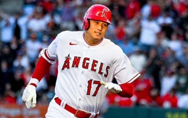 「非現実的だ！」大谷翔平、12奪三振＆タイムリー三塁打の「二刀流」に現地メディアも脱帽