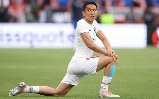 さすがの長谷部も整えきれず…？合宿で倒れ込む姿が反響「ハードにやってますね」「腕立て伏せかと思いきや」