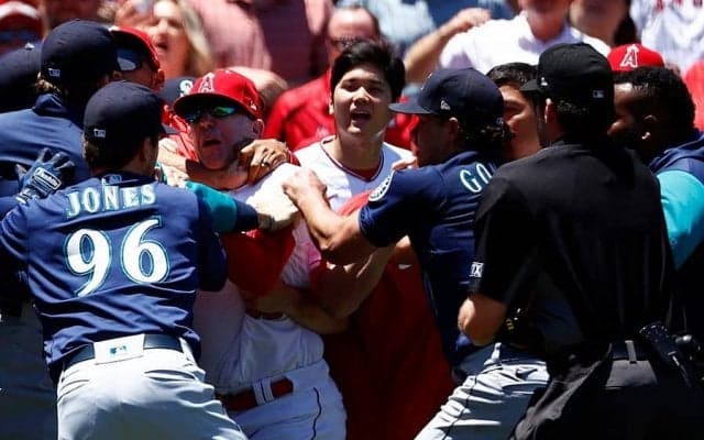 【MLB】8人退場した“大乱闘”後の明暗…「大谷しか勝たん」エ軍と21年ぶり11連勝のマ軍