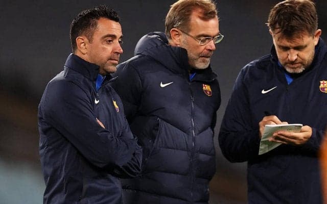 アメリカツアー出発のバルサにアクシデント、ビザ発行停止でチャビ監督不在…その理由は？