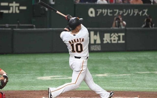打球見失う「どこまで飛んだか追えなかった」　中田翔の超アーチが「すんげー弾道」