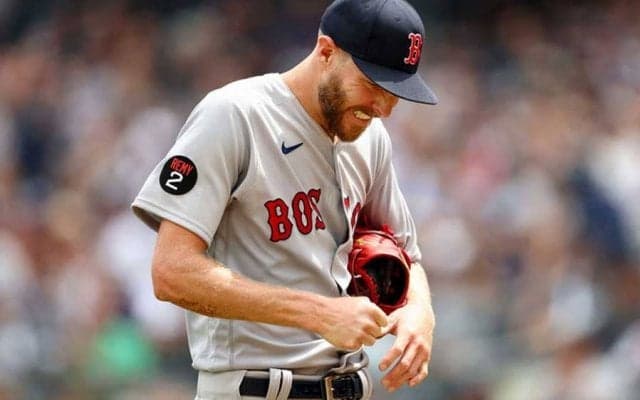 【MLB】投手を襲った恐怖の瞬間…指骨折し崩れ落ちる姿にファン「おはらいしたほうが…」
