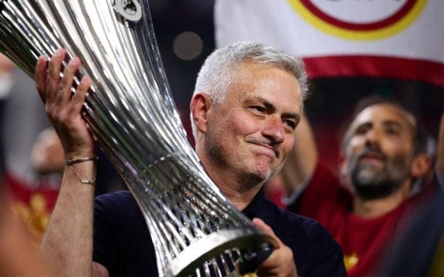 「これを入れられるのは私だけ」モウリーニョ監督は新たなタトゥーも“スペシャルワン”