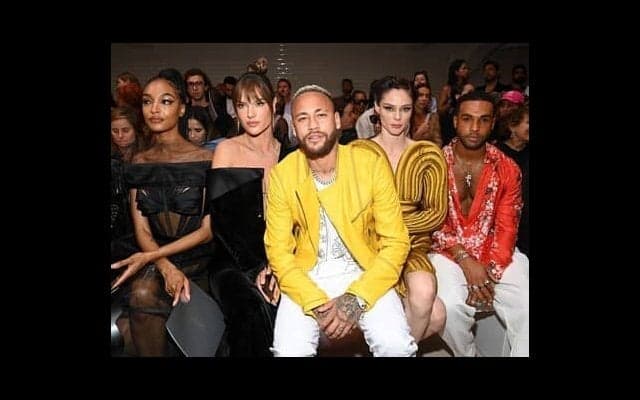 エムバペ、ネイマール、メッシらのセレブぶりを紹介。パリ・サンジェルマンの選手たちの住居や愛車は？