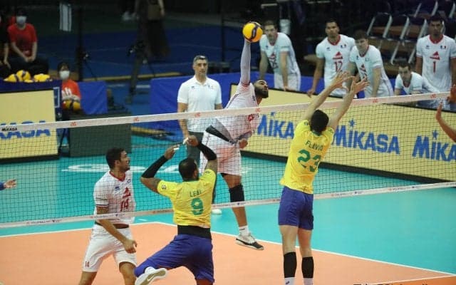 あなたなら、どう倒しますか? 男子日本代表が挑むフランスを五輪金に導いたティリ監督に聞いてみた。鍵は日本の強みであるサーブ