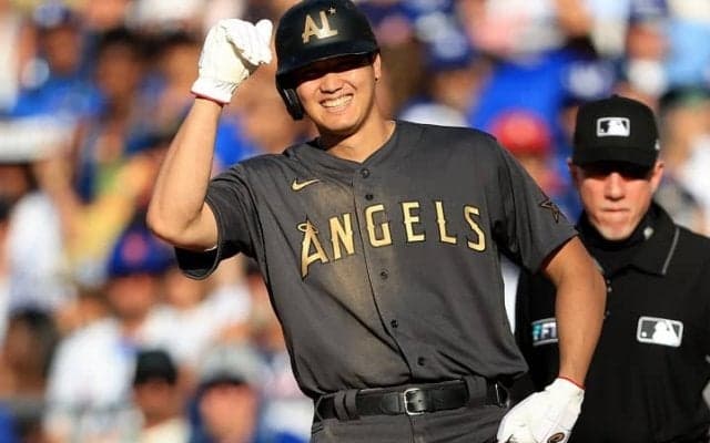 大谷翔平、カーショーから球宴初ヒットを放つも、まさかの牽制死に苦笑「できればホームランか空振りが良かったが・・・」