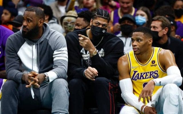 レイカーズのビッグ3は“継続”か…レブロン・AD・ラスが電話会議で優勝を誓い合う