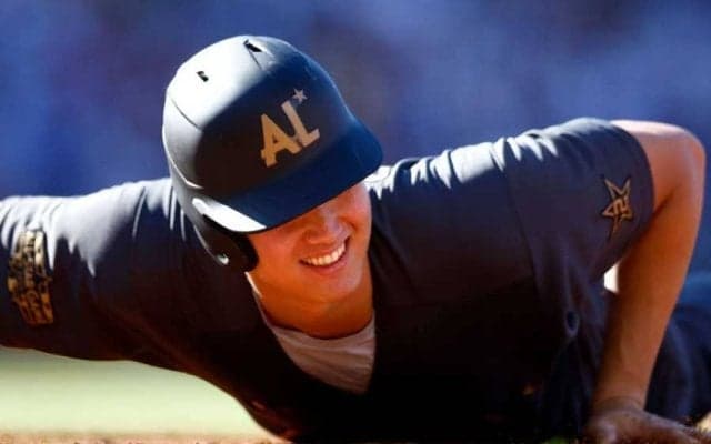 【MLB】「ふんわり牽制」に引っ掛かった大谷翔平　グラウンドに突っ伏す姿が「可愛いなぁ」