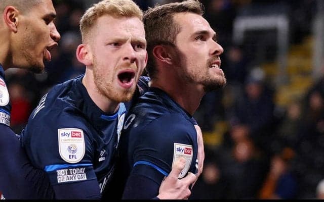 ノッティンガム、ハダースフィールドからMFオブライエンとDFトッフォロを獲得