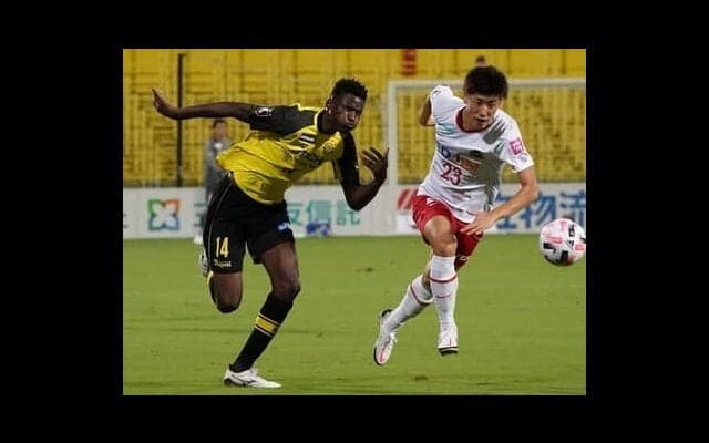 元レフェリー・家本政明が忘れられない、規格外の外国人Ｊリーガー。「いつも楽しそう」「まさにバケモノ」な選手たち