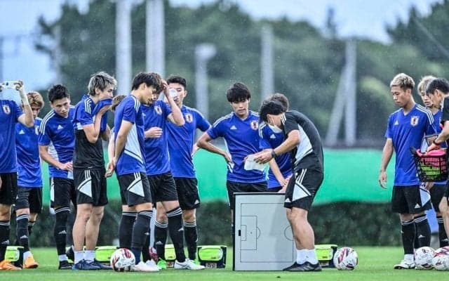 日本代表が中国戦に向けて「7対6」のミニゲーム実施!  「次戦の出場有力FW」が「反転シュート」を決めて練習場を沸かす！