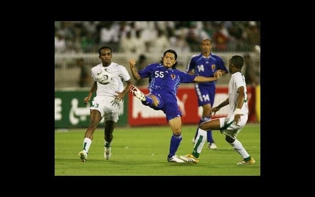 水を運ぶ人・鈴木啓太が語るオシムのサッカー。「自分が試合に出る、出ないとは別次元の楽しみがあった」