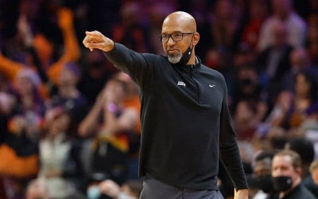 昨季の最優秀コーチ、モンティ・ウィリアムズHCがサンズと複数年の延長契約に合意