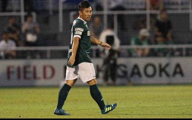 「ピンクポルシェ乗ってた頃ですか？」ロン毛にピアスが目立つ前園真聖のサントス時代の1枚に本人も反応「若すぎる!!」