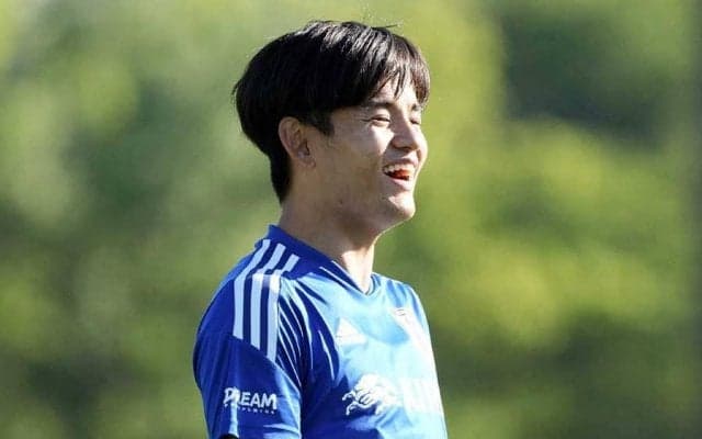 久保建英、新クラブの衝撃“歓迎イラスト”に日本人ツッコミ「誰だ」「欽ちゃん走り」