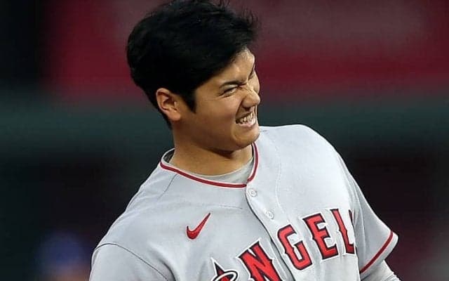 自打球の大谷翔平、状態は「心配する程のものではない」と監督代行。現地２８日に先発で１０４年ぶりの偉業へ再挑戦