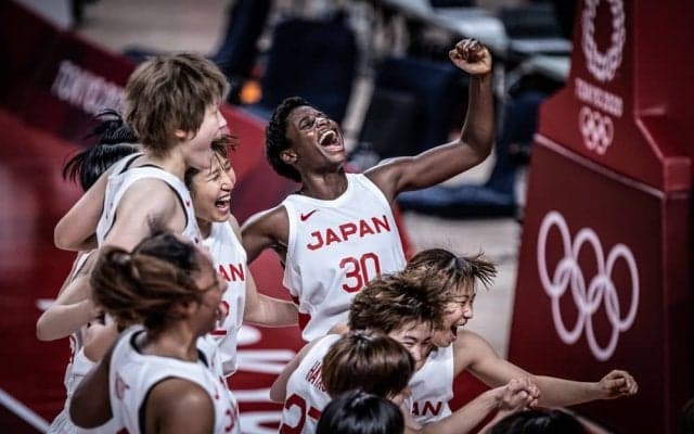 馬瓜エブリンが2022-23シーズン休養を宣言 - 「エブリンらしく」と町田瑠唯（ミスティックス）